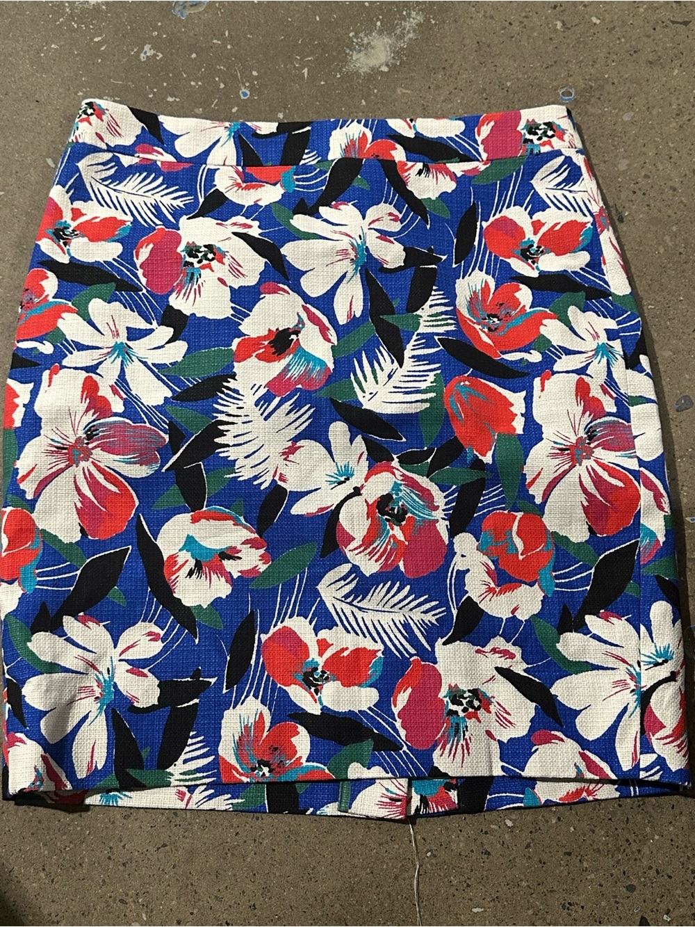 J Crew Vibrant Blue Floral Pencil Skirt size 2P